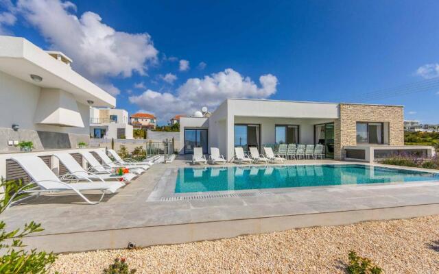 Villa Adaris