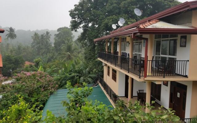 Coral Palm Villa & Apartments