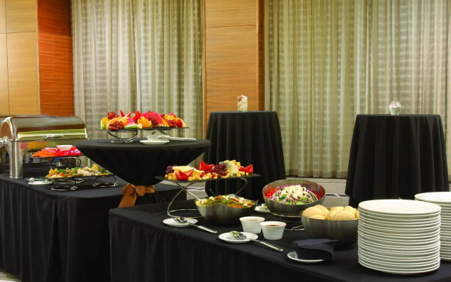 Radisson Hotel & Conference Centre Calgary Airport