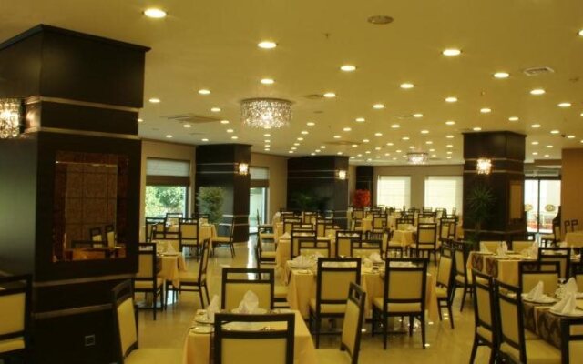 Ener Old Castle Resort Hotel