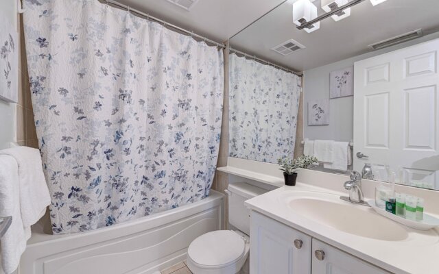 Pelicanstay at Square One Mall