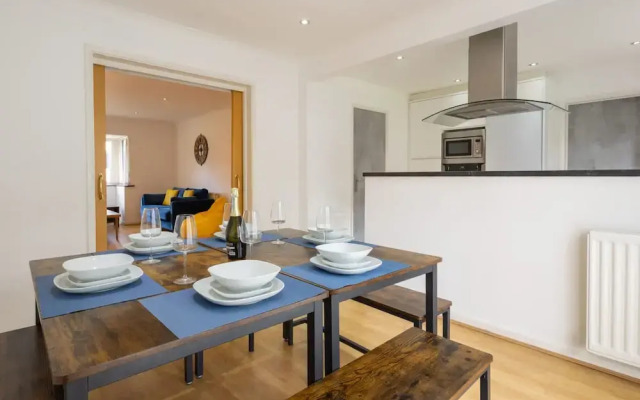 Host Stay Lingwood Park