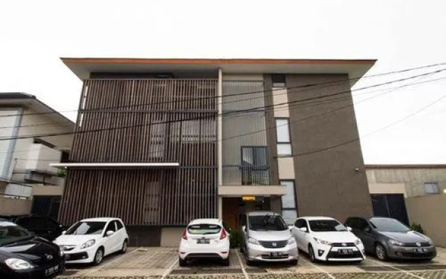 RedDoorz Plus @ Permata Karawaci