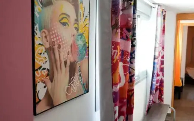 New Art Hostel - Albergue Juvenil