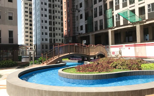 Fancy And Comfy Studio Apartment At Transpark Juanda Bekasi