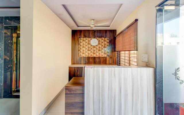 CAPITAL O76275 Hotel Kasturi Residency