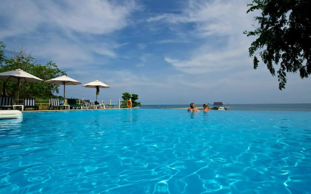 Tunamaya Beach & Spa Resort