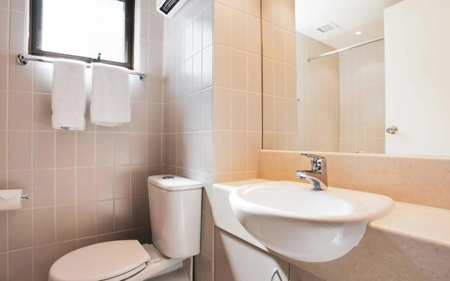 Lantern 1 Bedroom Balcony with Sweeping Mountain View