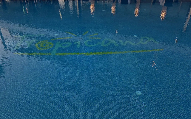 Tropicana Beach Apartments