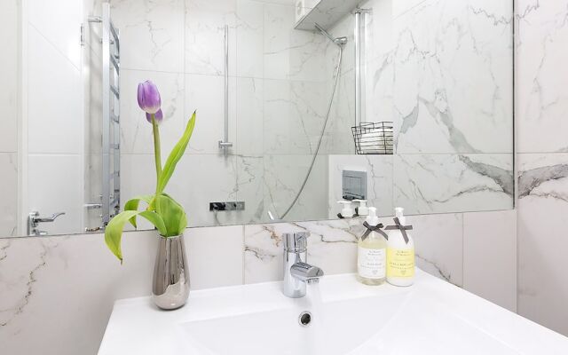 Craven Hill by Lime Street