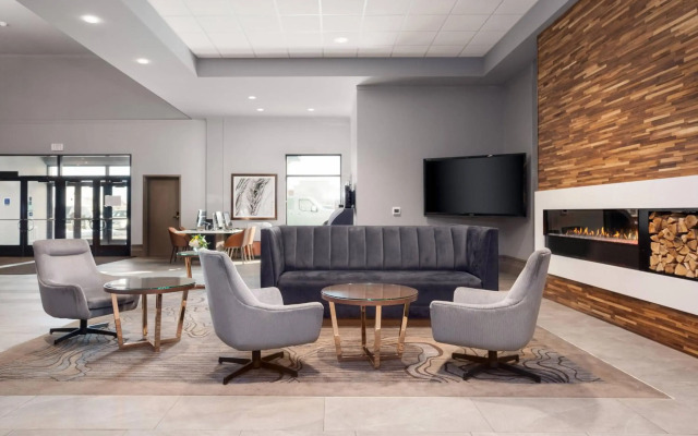 Delta Hotels by Marriott Fargo