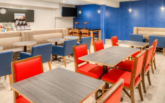 Holiday Inn Express Newberg - Wine Country by IHG