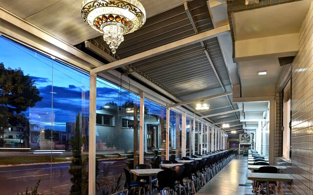 Porto Minas Hotel e Convenções