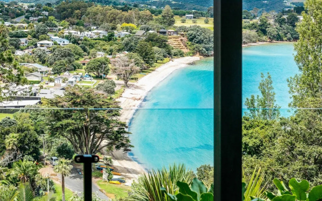 Bay View on Burrell - close to beaches