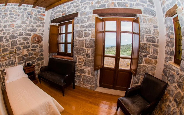 Xemoni Hotel