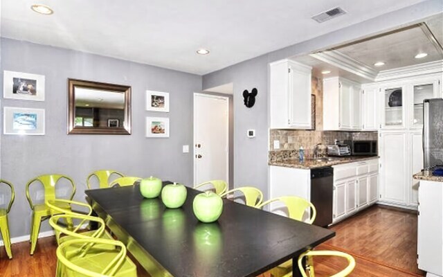 Mad Hatter 3 Bedrooms 2.5 Bathrooms Condo