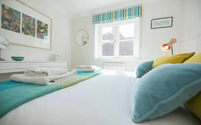 Sea Crest With 4 Bedrooms and 2 Bathrooms