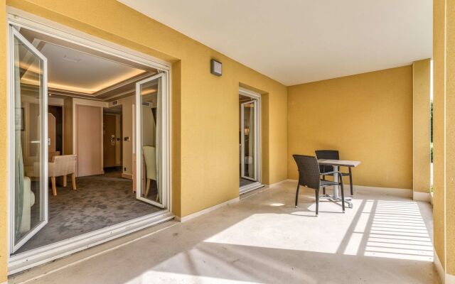 Zenitude Hotel la Valadière, an Ascend Collection Hotel