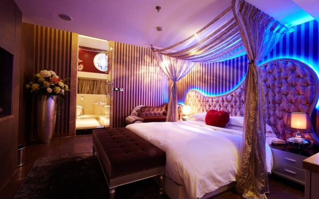 We Love Hotel Shanghai Taopu Branch