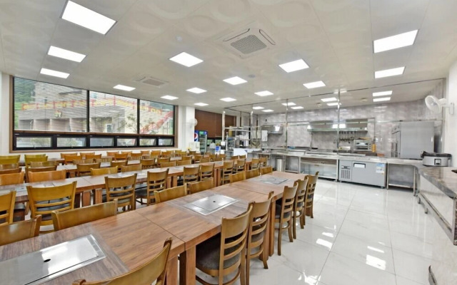 Erefarm Hostel