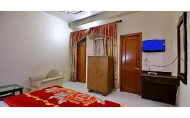 OYO 5853 Hotel Shingar Regency