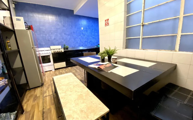 Roomies Hostel Condesa