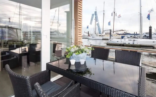 Houseboat Possibility 7