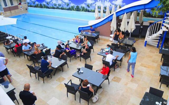 Comet De Luxe Hotel