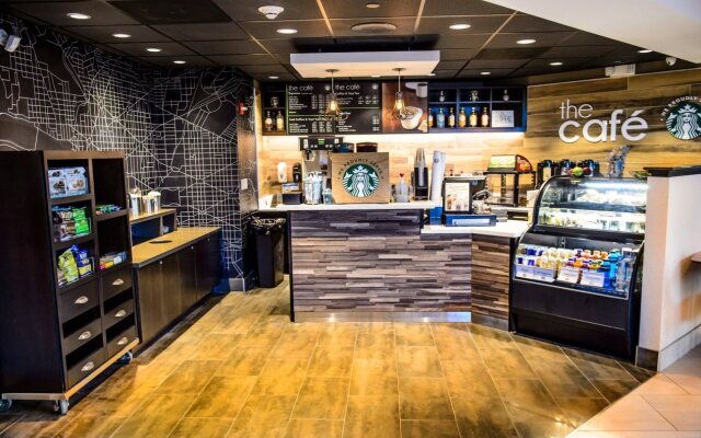 Crowne Plaza Dulles Airport by IHG