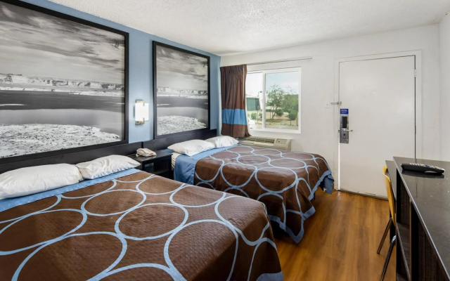 Super 8 by Wyndham Phoenix West