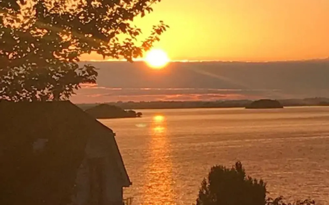 Lakeside Apartment Retreat in Oughterard Connemara