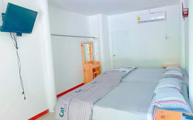 Chomlay Restaurant & Room for Rent