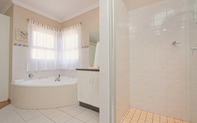 Centurion Golf Suites Boca Walk