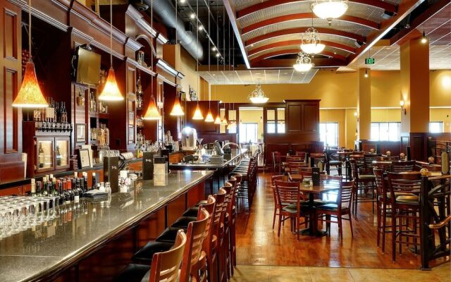 The Grand Hotel - Salem