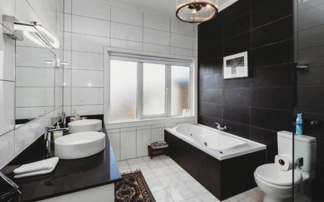 Timata Ora - Sleeps 14