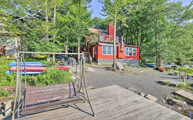 Lakefront Retreat w/ Dock & Yard in Tobyhanna!