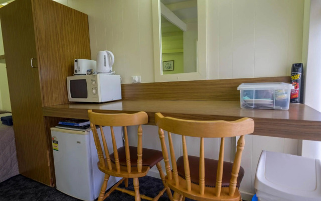 Pioneer Station Motor Inn