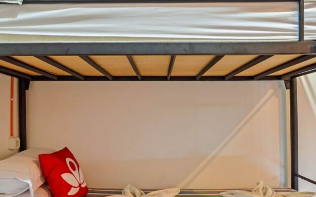 ZEN Rooms Adisucipto Airport - Hostel