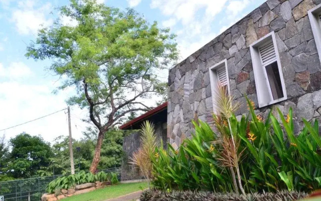 Victoria Range Residence