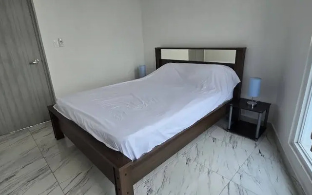 Oceanfront Designer Apartment PH The Sands, Next to Hilton