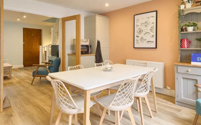 Host Stay Aurora