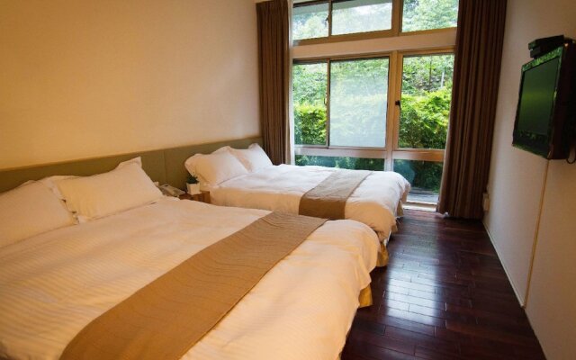 Chan Shuo The Pavilion of Phoenix