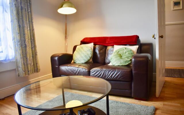 Traditional 4 Bedroom Home in Trendy Ranelagh
