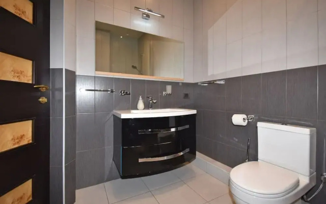 Spacious Apartment by Luxe Group TT606