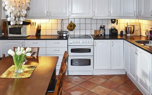 10 Person Holiday Home in Haramsøy