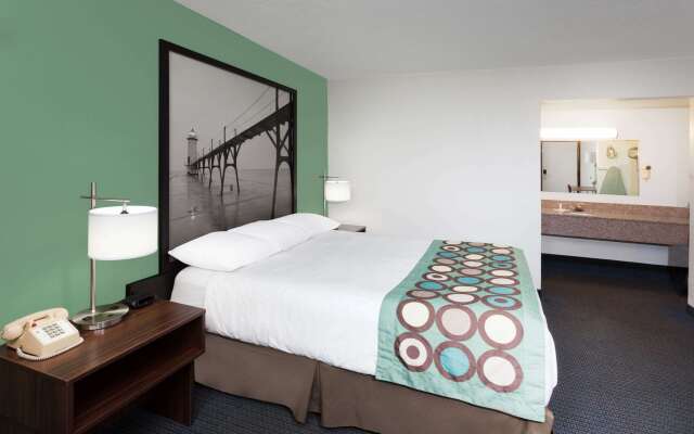 Super 8 by Wyndham Stevensville/St. Joseph