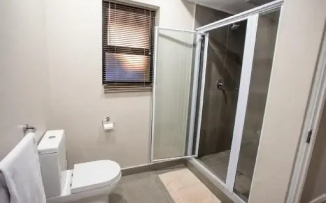 uSHAKA WATERFRONT - SUPERB STUDIO SERENITY