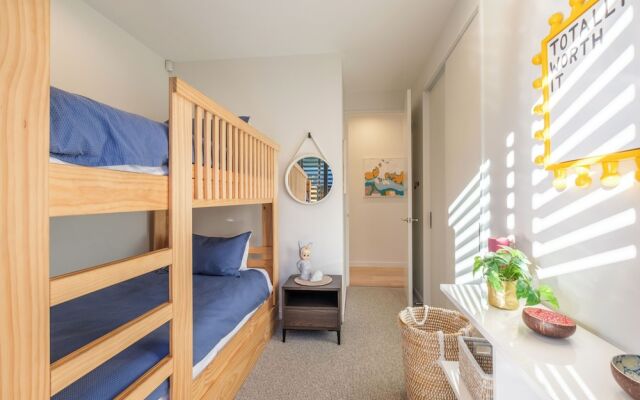 Waiata Beach House - Onetangi Beach
