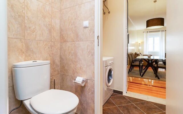 Spacious & Modern Flat in the heart of Lisbon