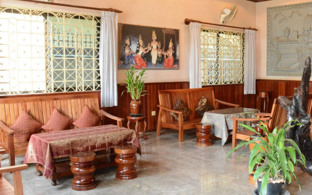 Mom's Guesthouse